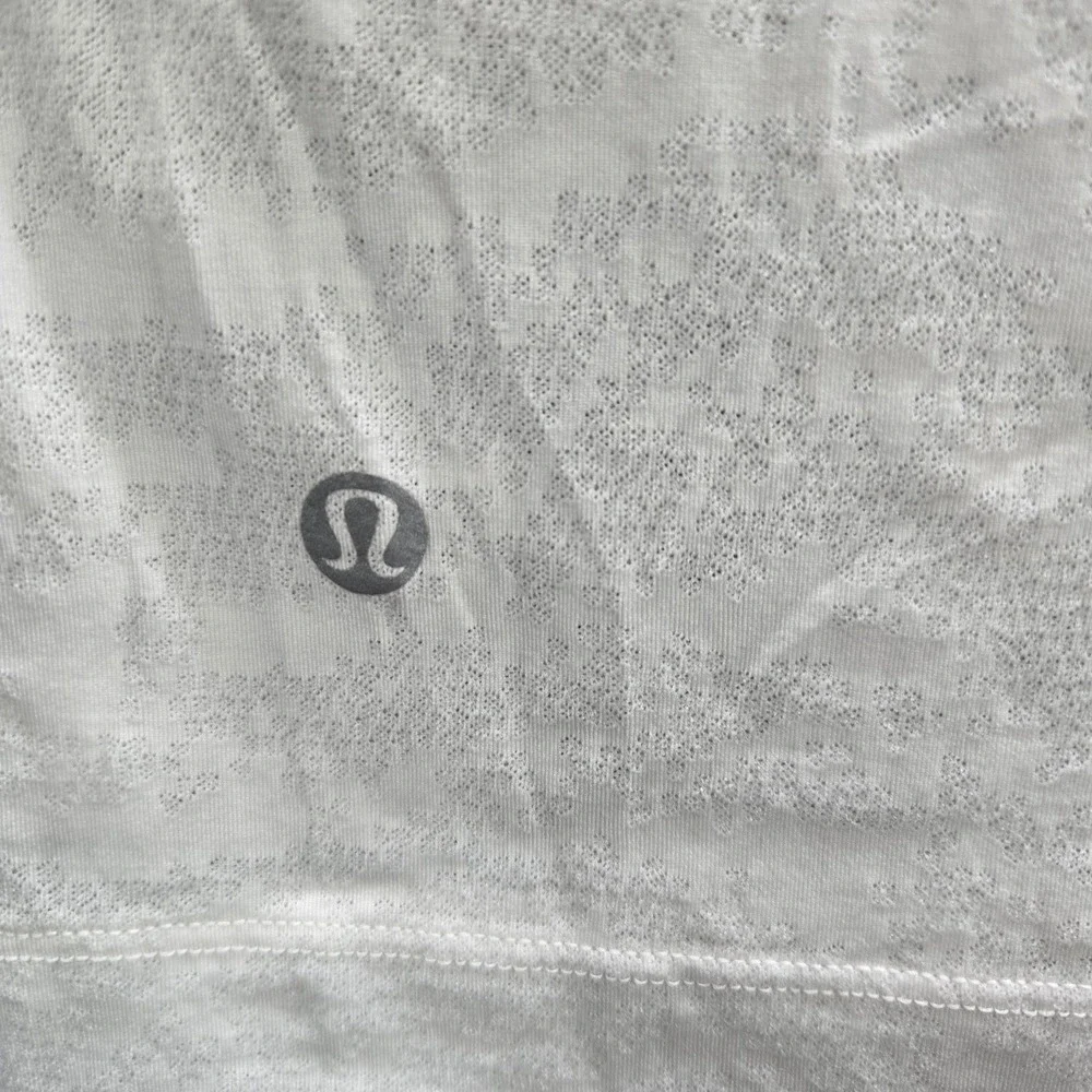 Lululemon Women Shirt 6 White Elastane Nylon Geometric Activewear Crew Neck